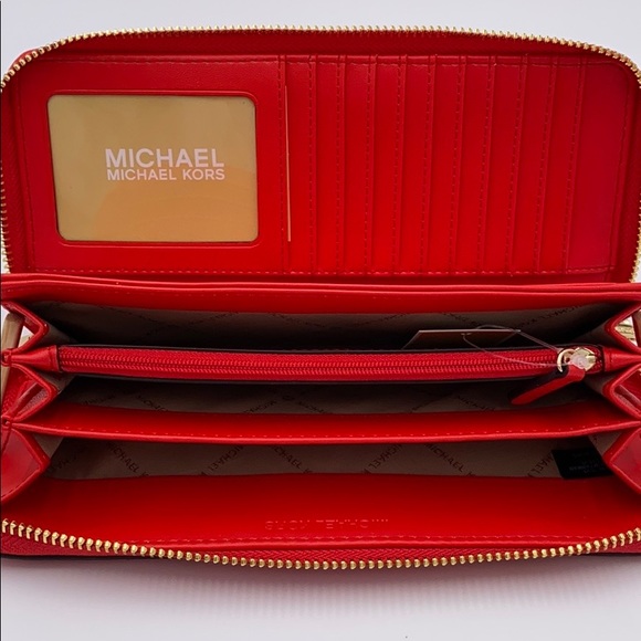 MICHAEL KORS LARGE TRAVEL CONTINENTAL DARK SANGRIA - Picture 7 of 16